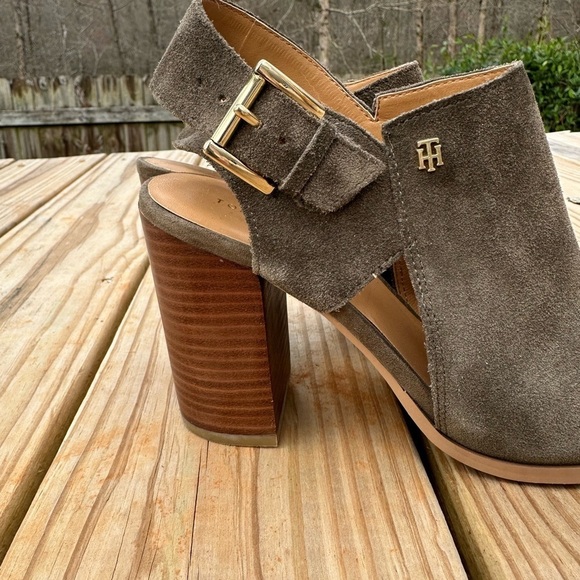 Tommy Hilfiger Olive Green Suede TW Peppy Peep Toe Stacked Heel Ankle Sandals - Picture 3 of 8